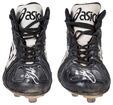 Lot of (2) Mike Piazza Game Used and Signed Asics Right Cleats (PSA/DNA & JT Sports)